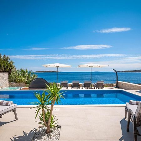 Villa Carisma Island Βις Εξωτερικό φωτογραφία