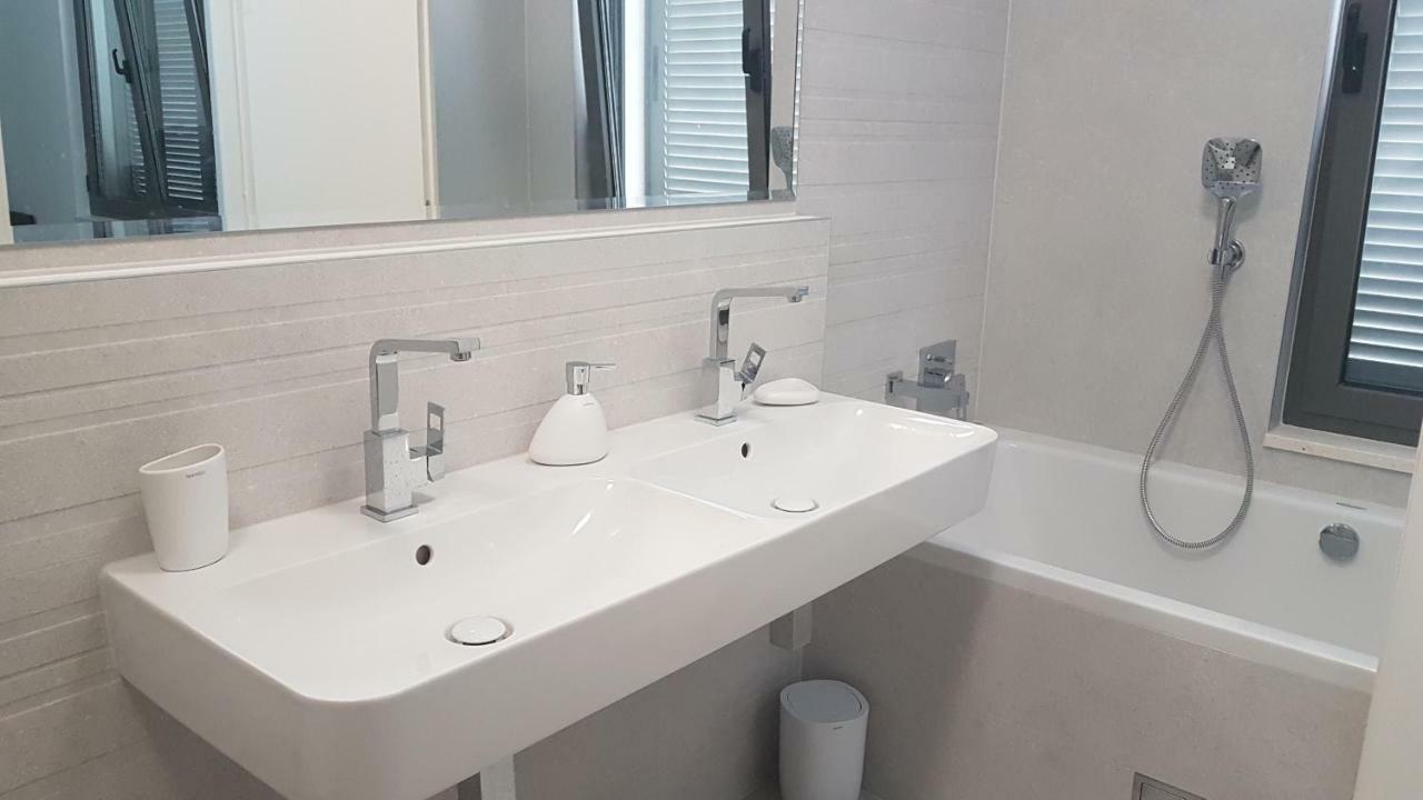 Villa Carisma Island Βις Εξωτερικό φωτογραφία